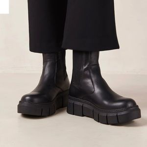 Alohas Armor Black Leather Boots 36